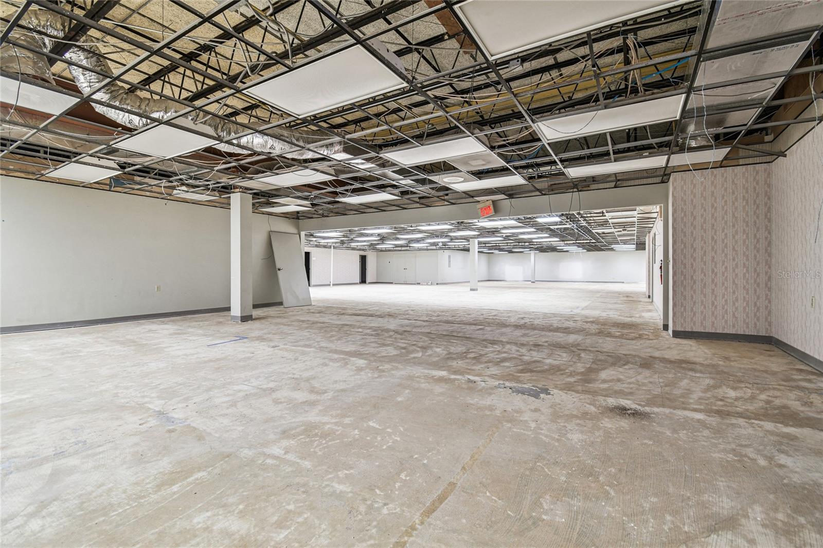 CITY ZEPHYRHILLS - Commercial Sale