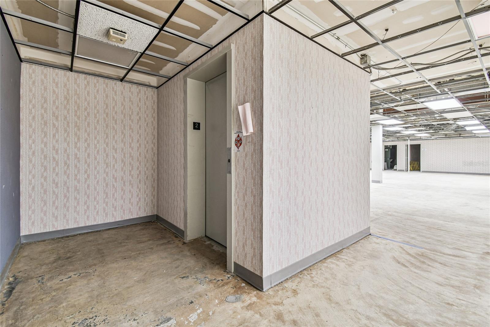 CITY ZEPHYRHILLS - Commercial Sale