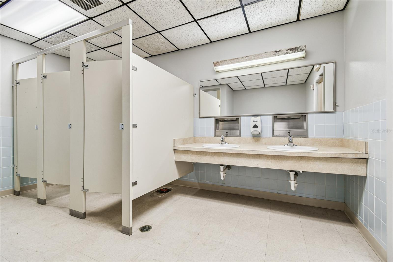 CITY ZEPHYRHILLS - Commercial Sale