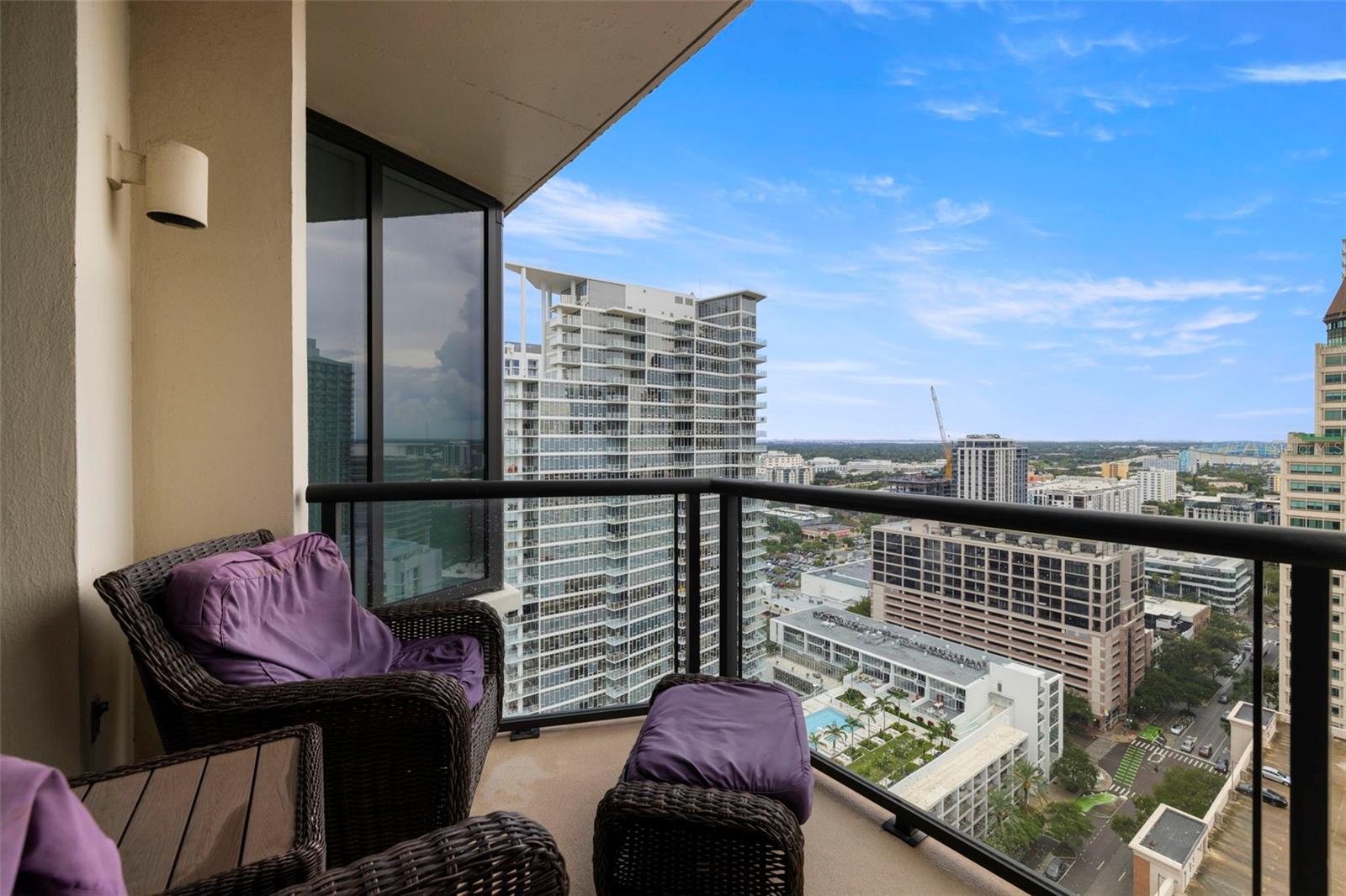 1 BEACH DRIVE SE 2710
