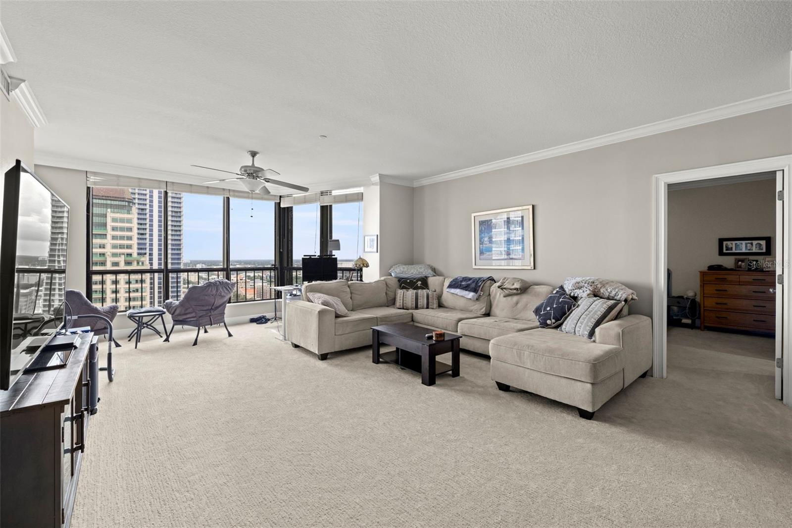 1 BEACH DRIVE SE 2710