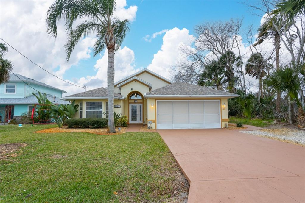 Photo of 21 Comanche Court, Palm Coast, FL 32137 (MLS # FC314901)