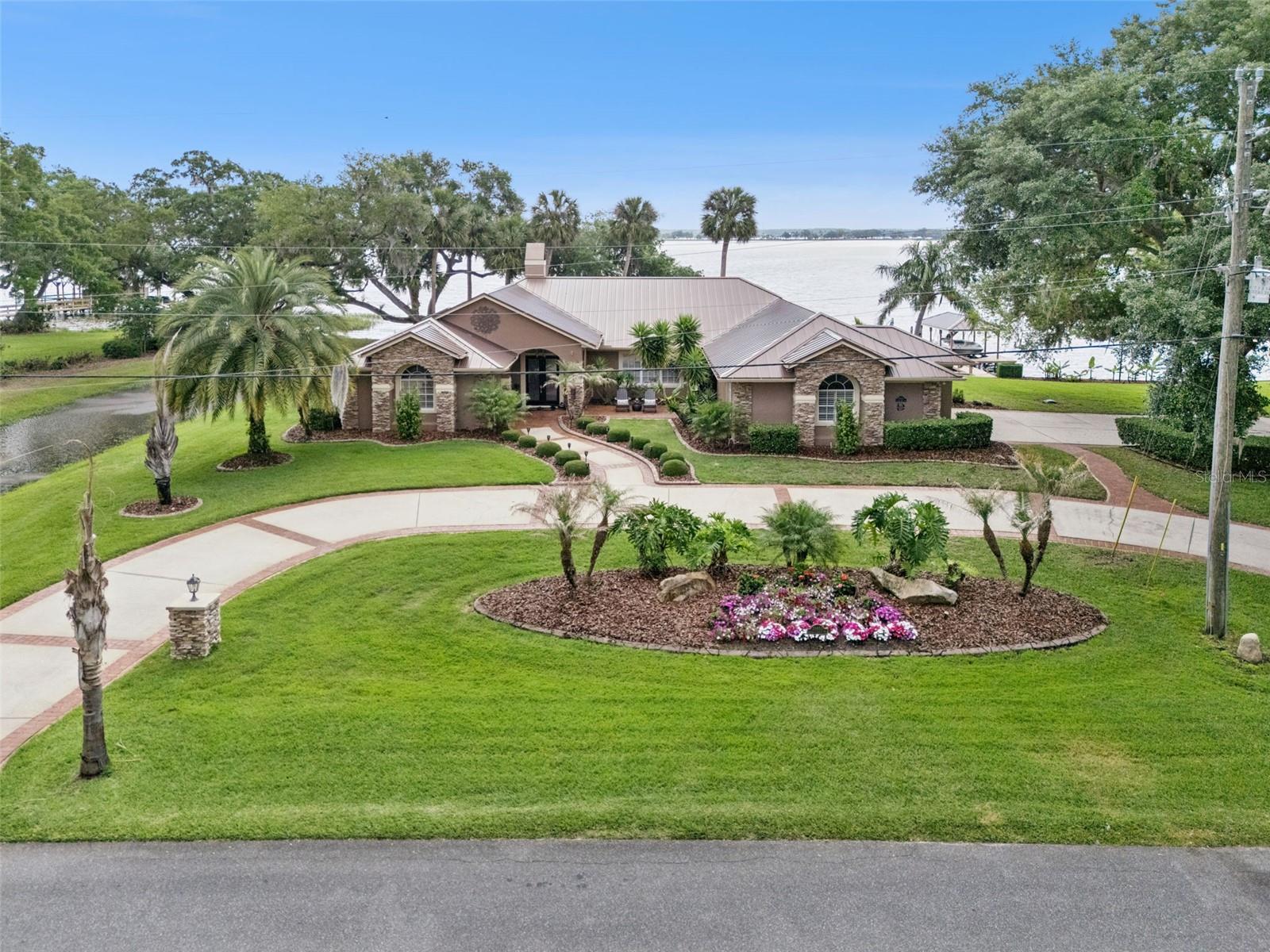 SQUIRREL POINT SUB - Residential