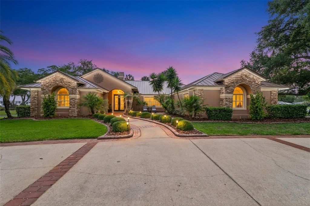 Photo of 29650 Squirrel Point Road, Tavares, FL 32778 (MLS # G5111459)