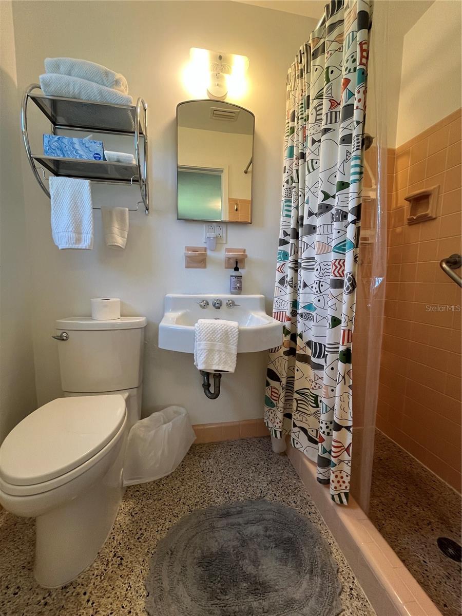BUENA VISTA SHORES - Residential Lease