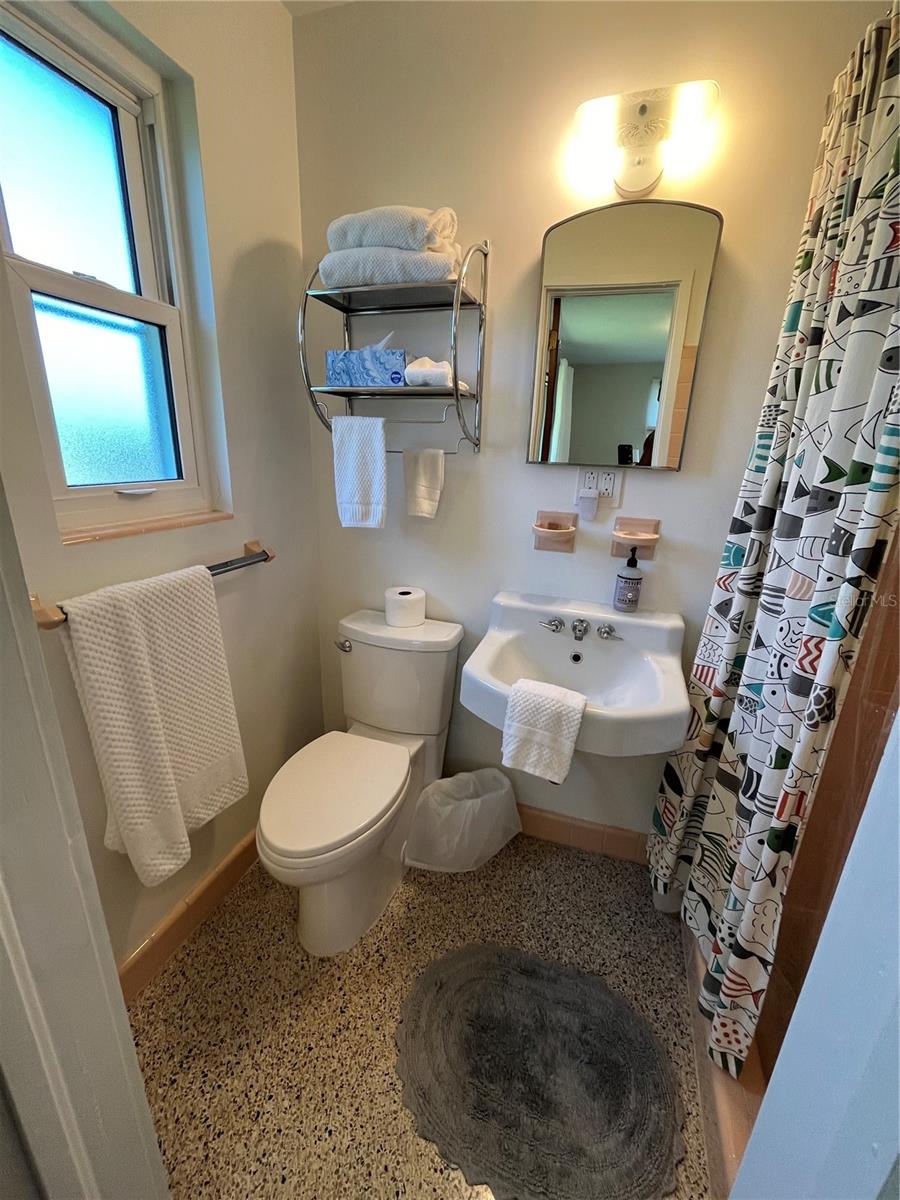 BUENA VISTA SHORES - Residential Lease