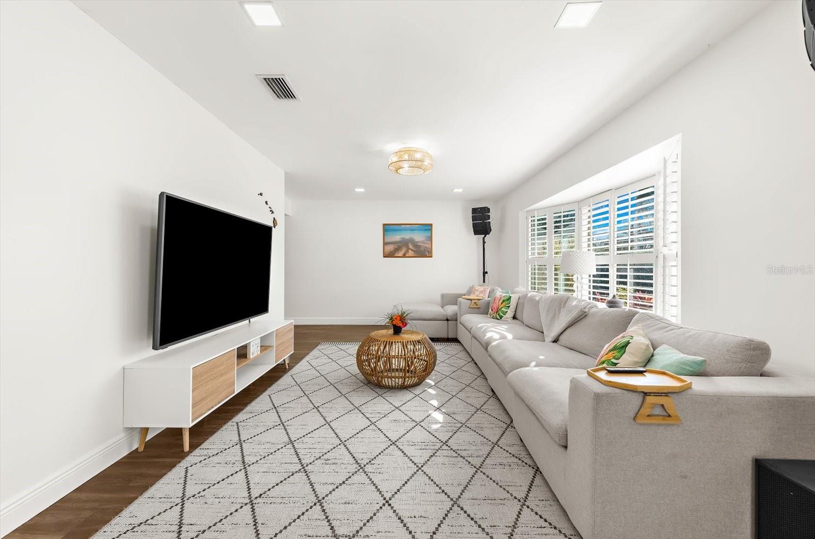 1406 SOUTHRIDGE DRIVE