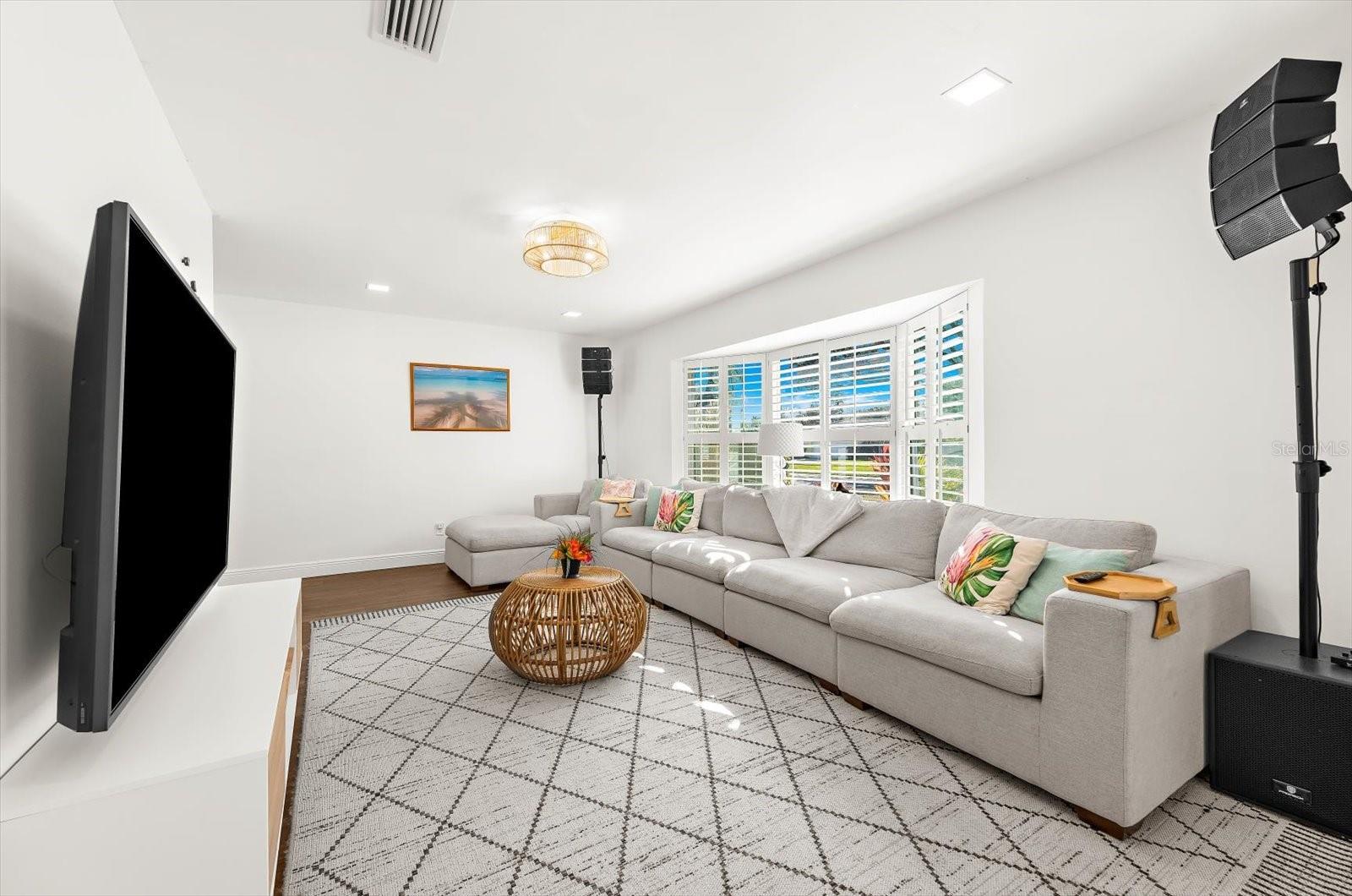 1406 SOUTHRIDGE DRIVE