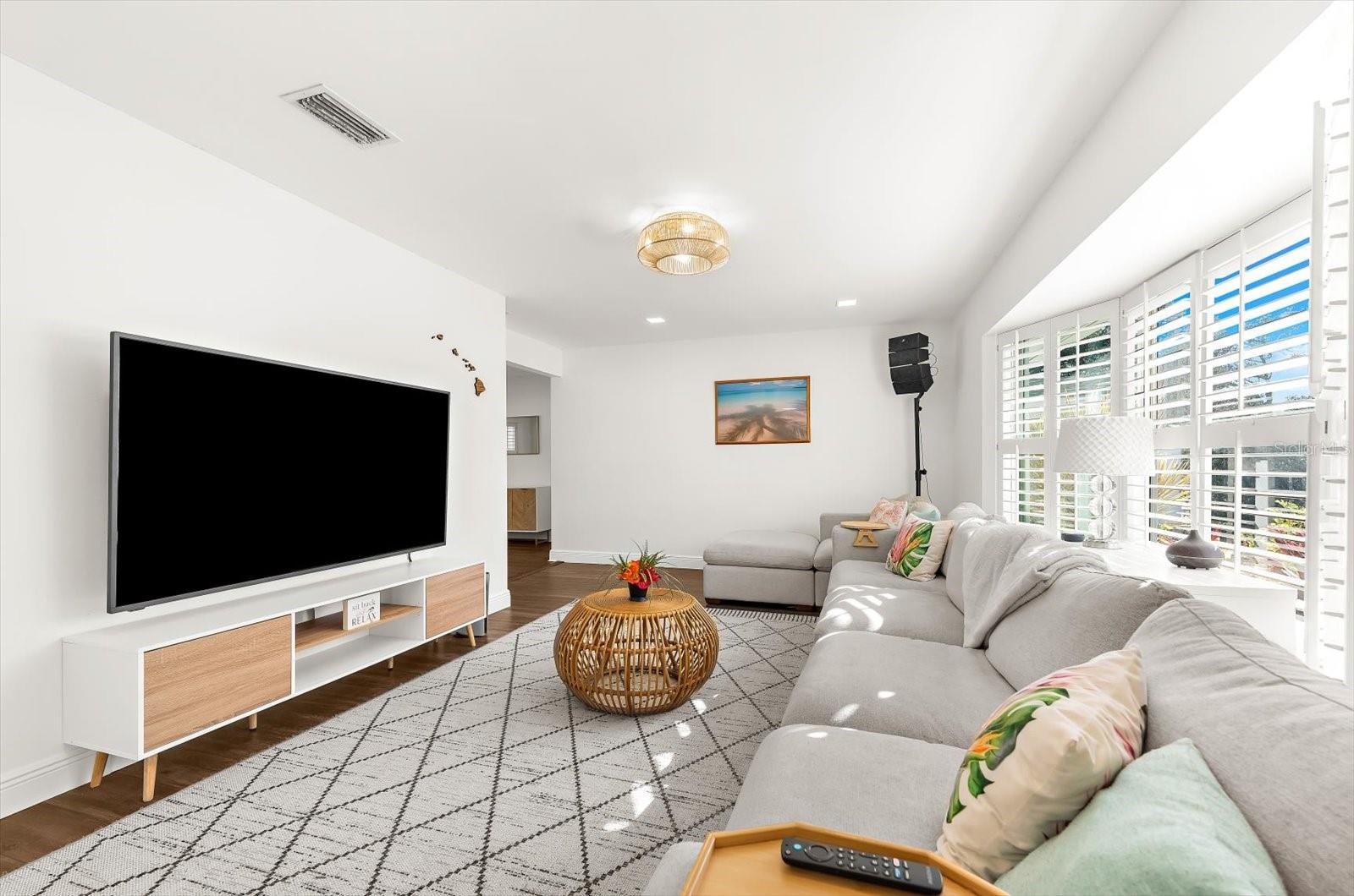 1406 SOUTHRIDGE DRIVE