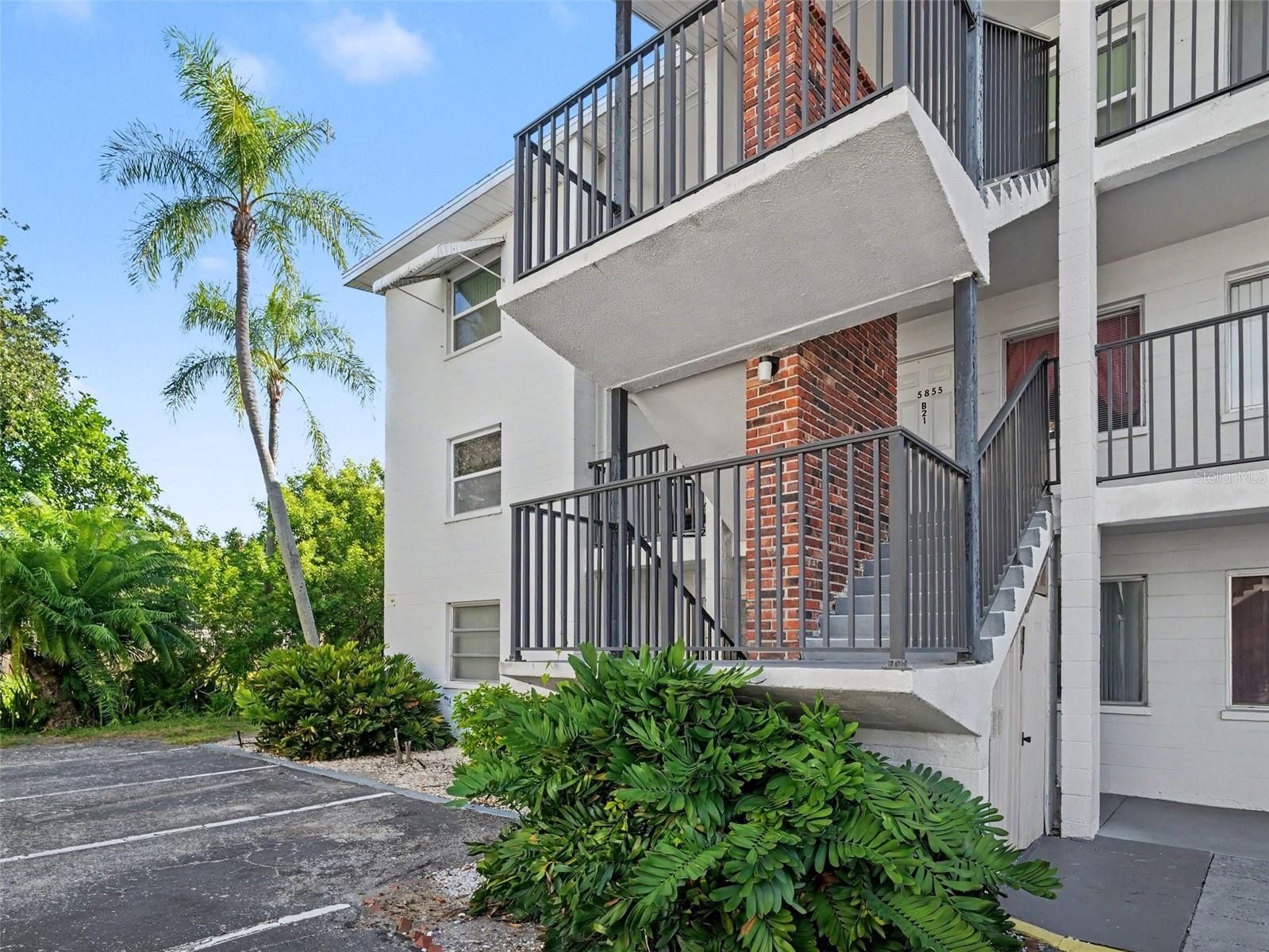 5855 PALM LANE B21, BRADENTON, FL, 34207 1 5855 PALM LANE B21