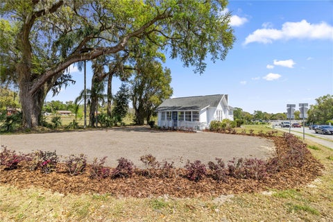 Tiny photo for 401 N Dixie Avenue, Fruitland Park, FL 34731 (MLS # OM732661)