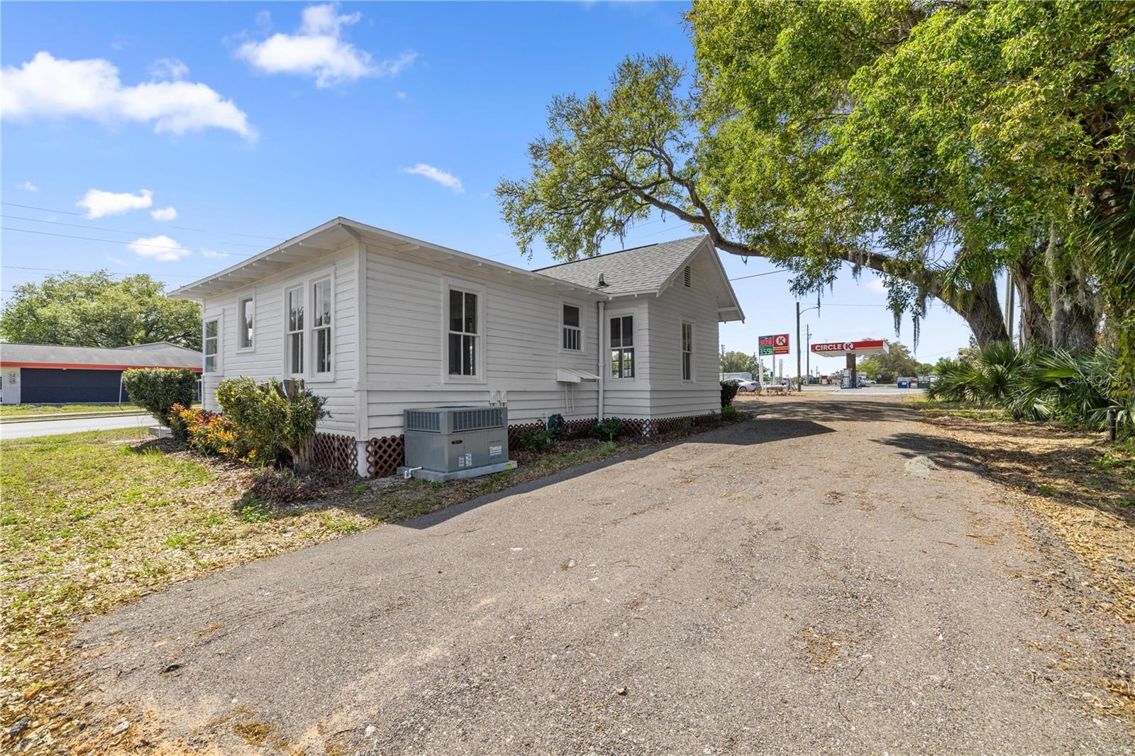 401 N DIXIE AVENUE