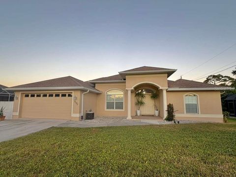 Photo of 3131 Hercules Road, Venice, FL 34293 (MLS # OM712096)