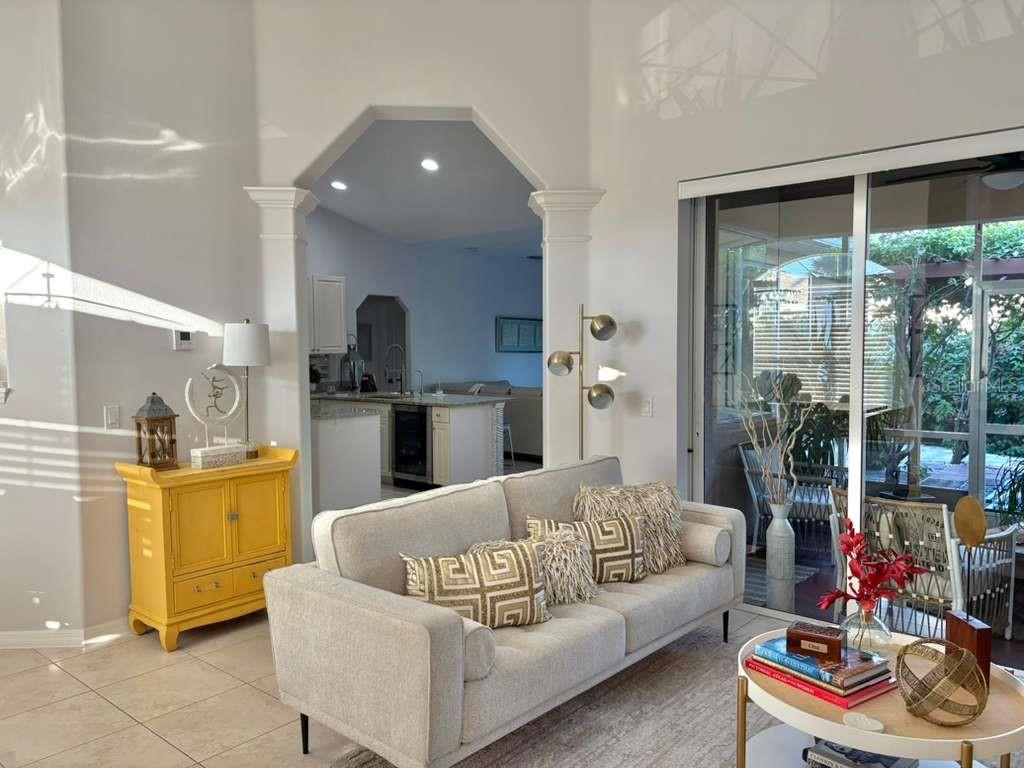 SOUTH VENICE - Residential