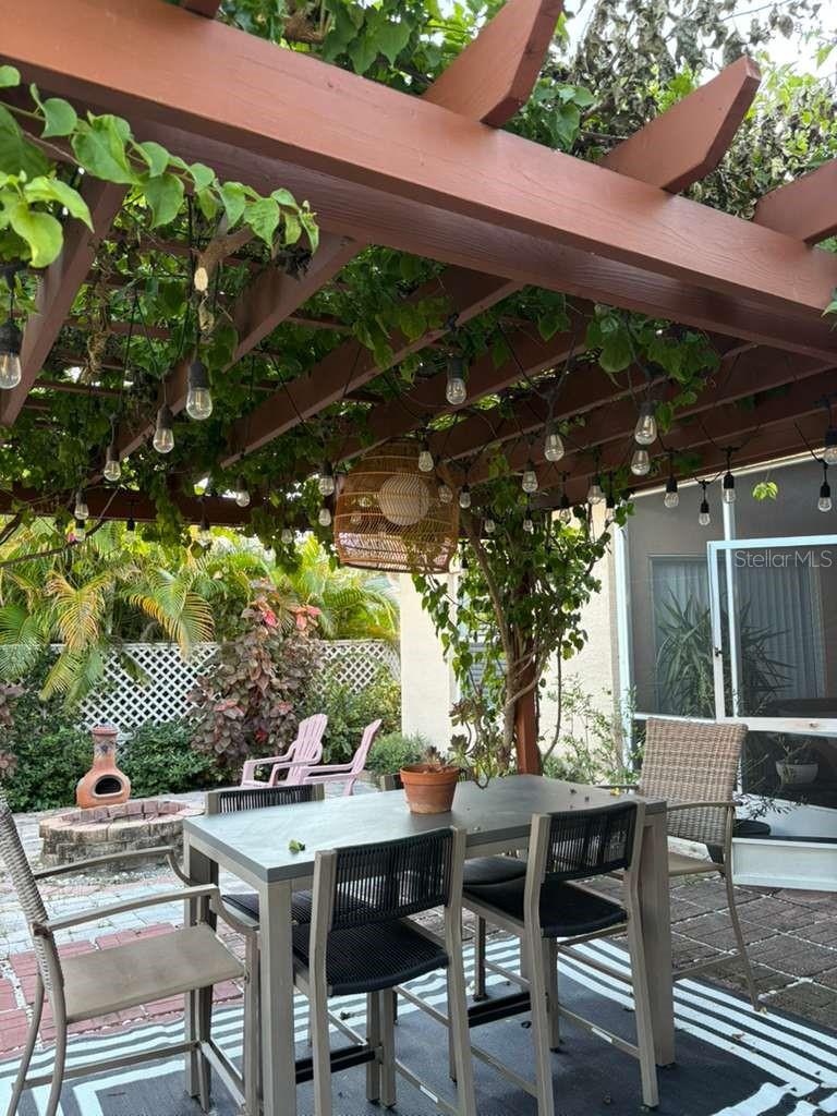 SOUTH VENICE - Residential