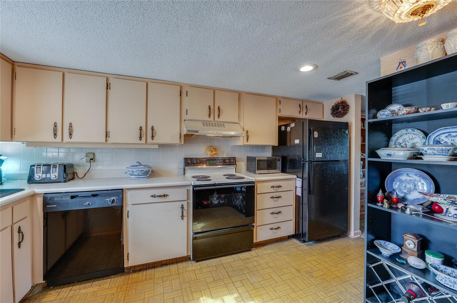 COBBLESTONE VILLAGE - Residential