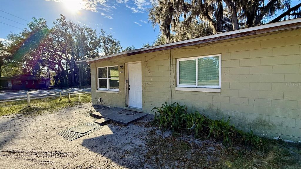Photo of 400 Peters St, Wildwood, FL 34785 (MLS # S5141644)