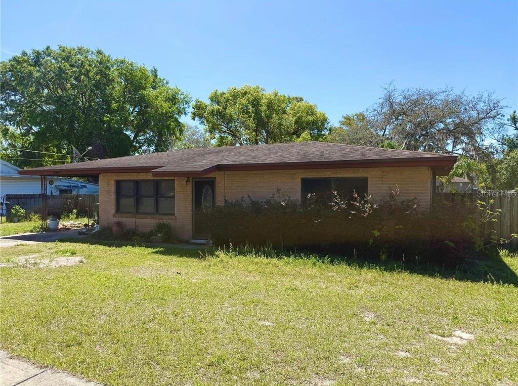 Photo of 460 W Pierce Street, Lake Alfred, FL 33850 (MLS # A4709064)