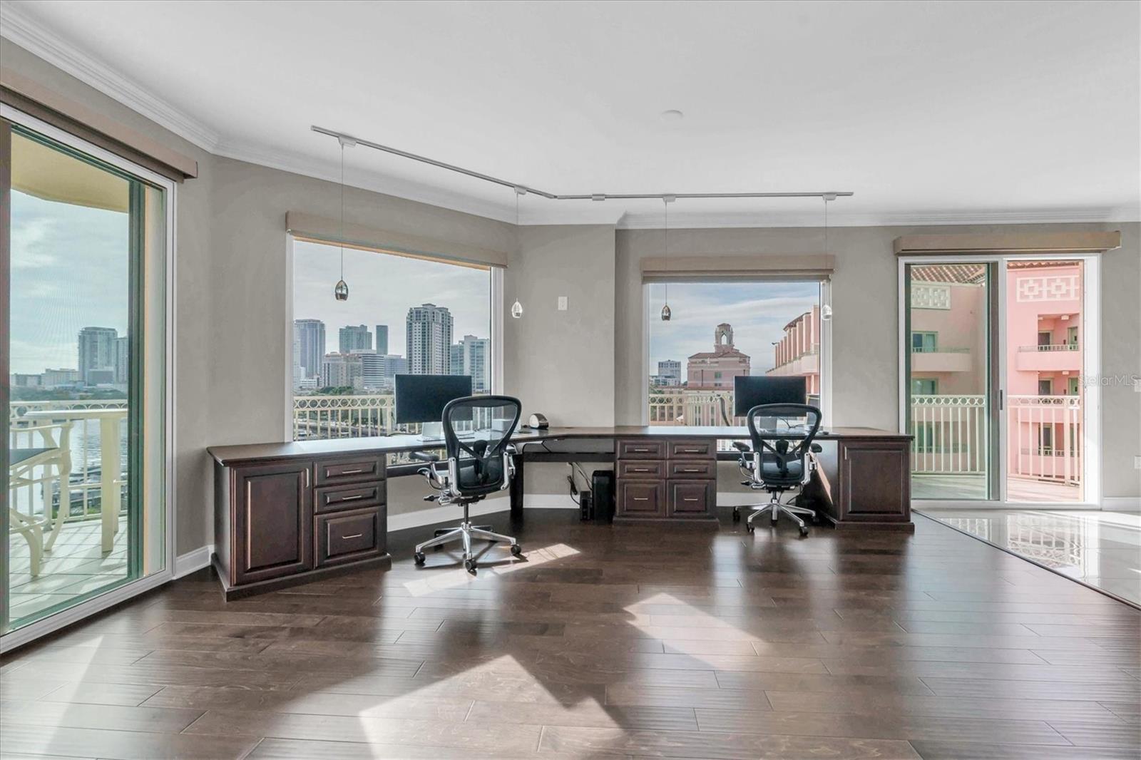 VINOY PLACE CONDO - Residential