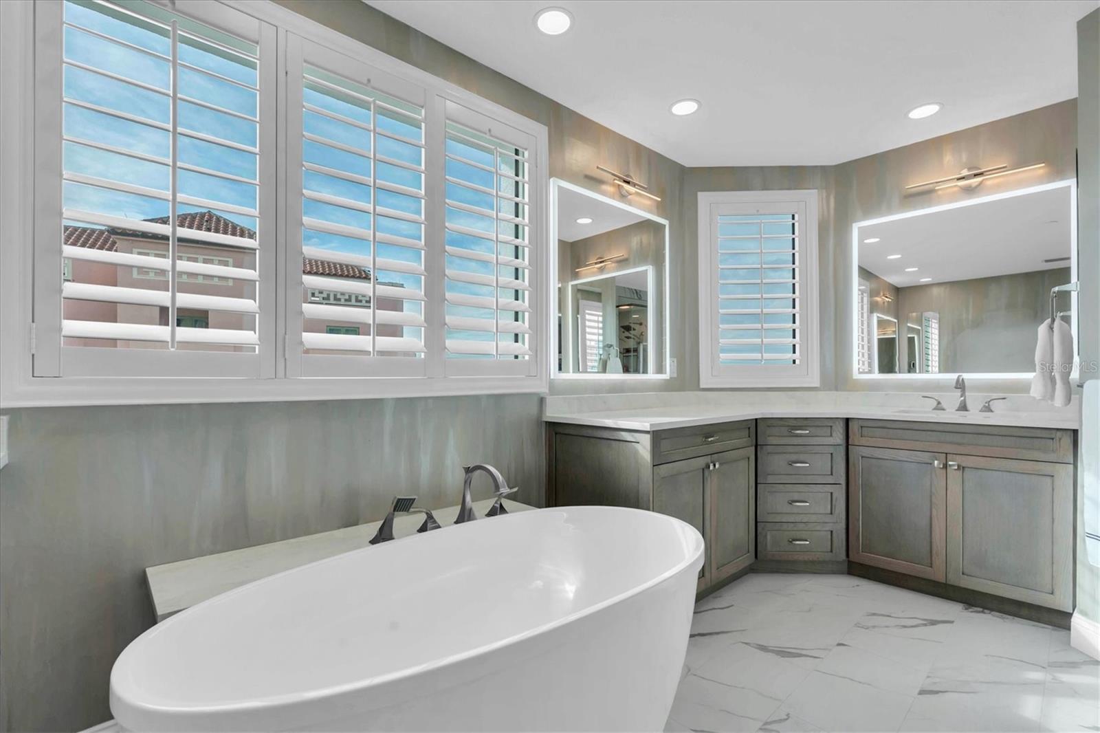 VINOY PLACE CONDO - Residential