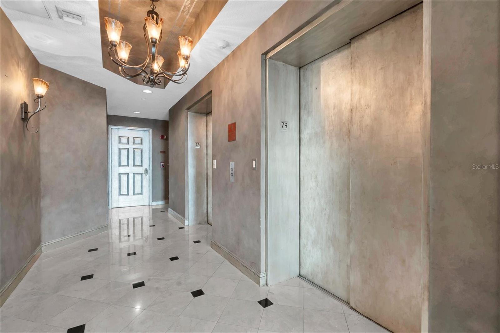 555 5TH AVENUE NE 711