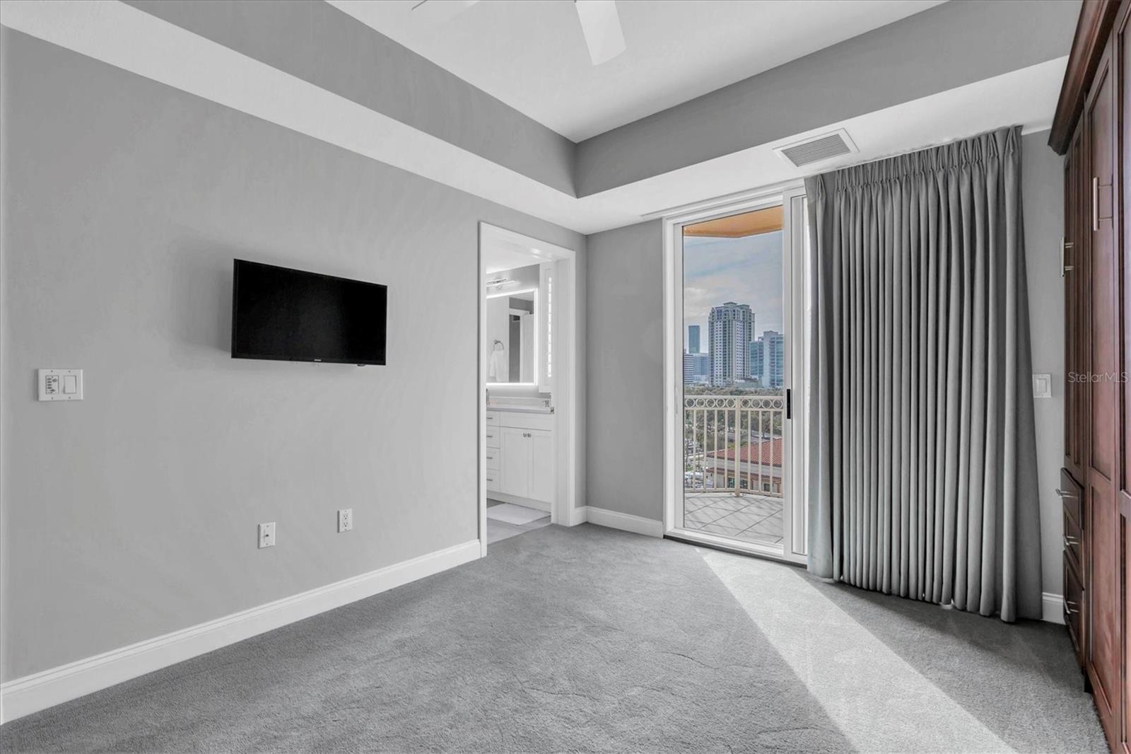 VINOY PLACE CONDO - Residential