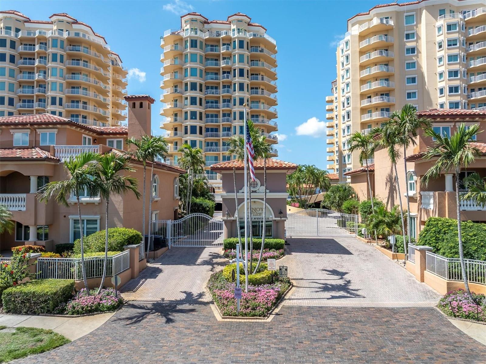 555 5TH AVENUE NE 711