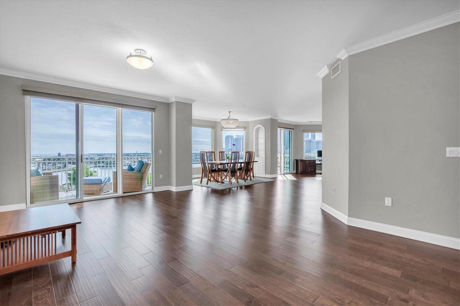 VINOY PLACE CONDO - Residential