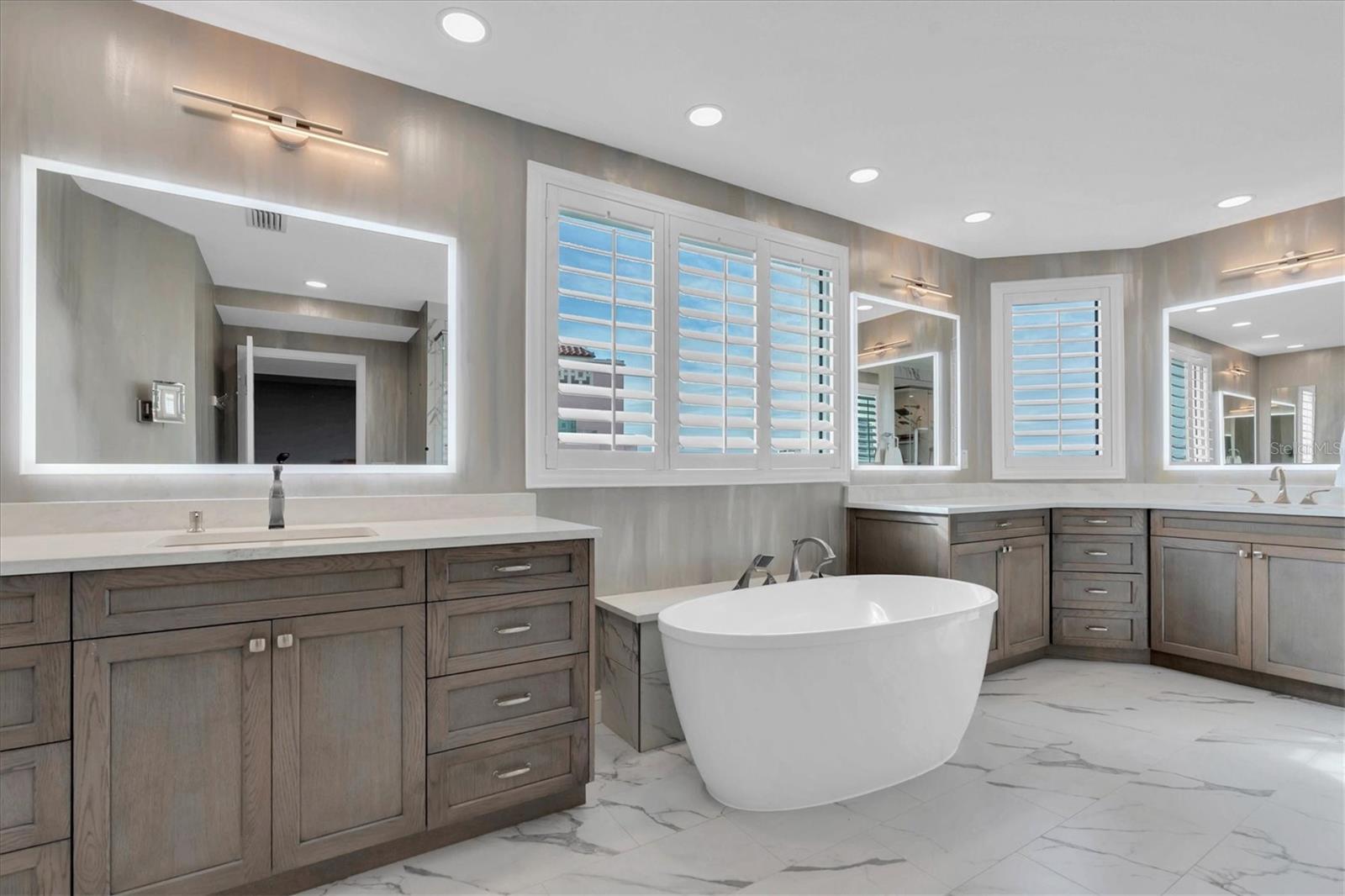 VINOY PLACE CONDO - Residential