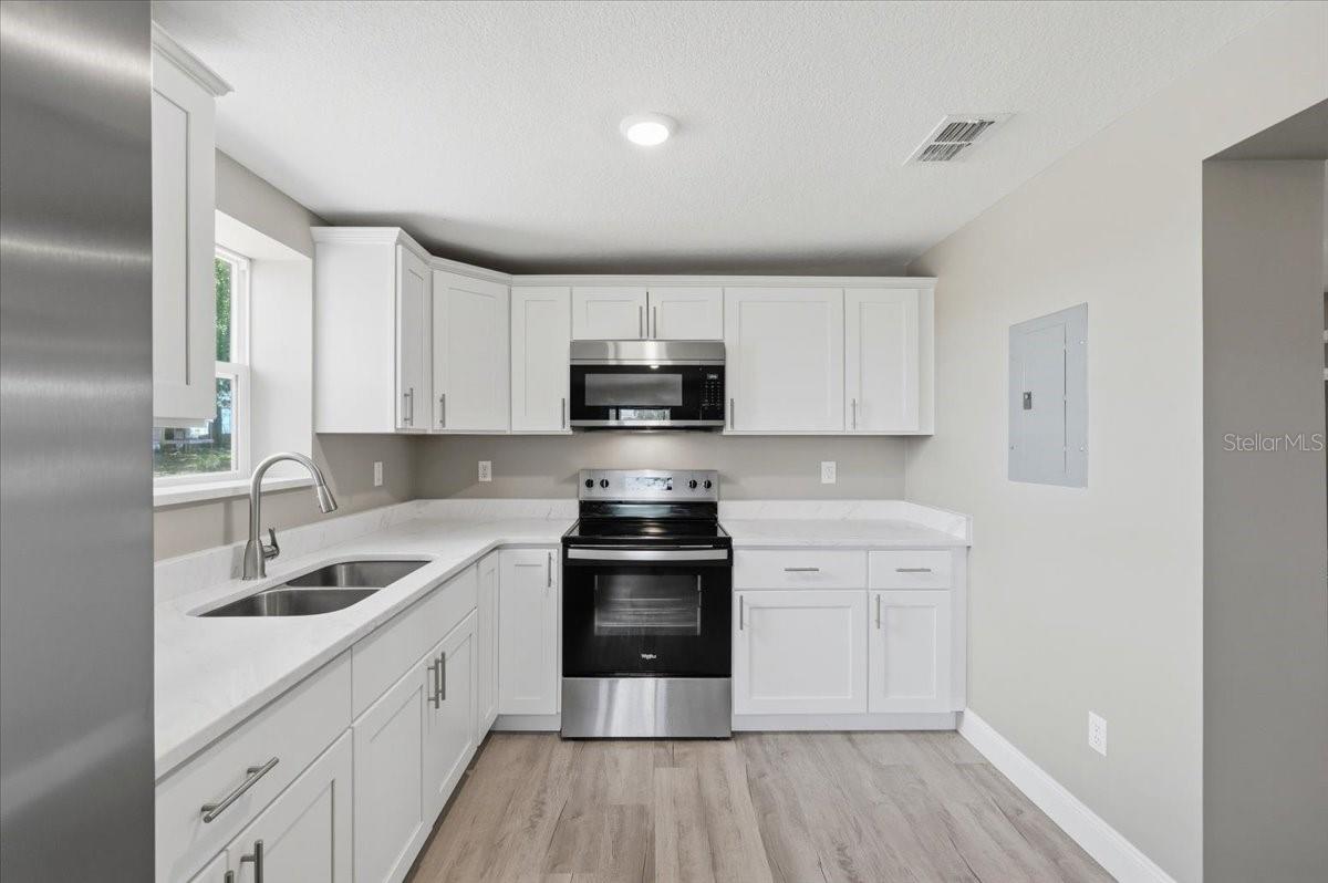 FLOOD & CARSONS ADD - Residential