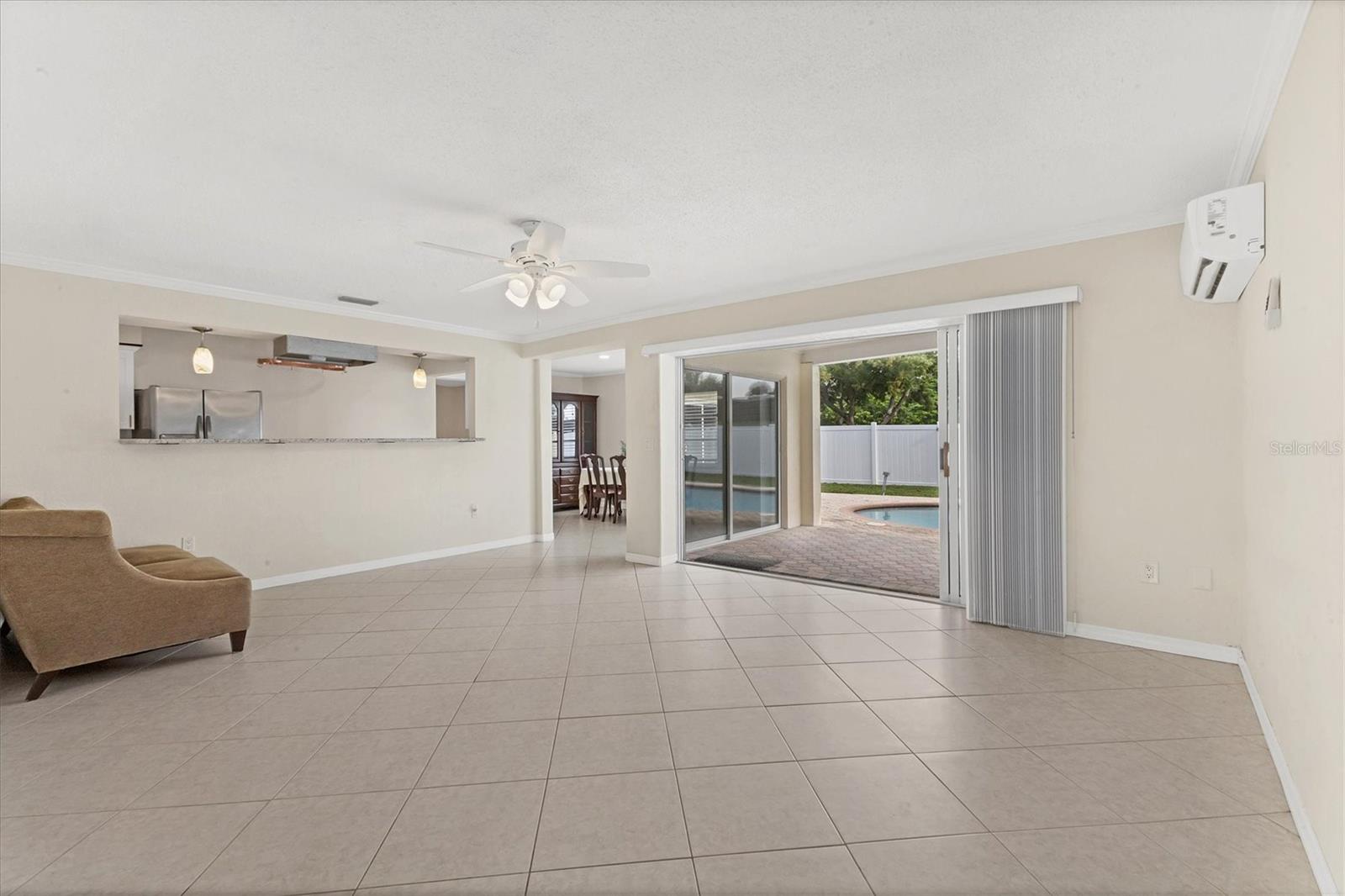 GLEN OAKS COUNTRY CLUB ESTATES - Residential