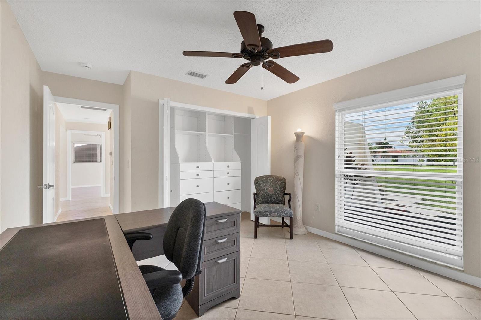 GLEN OAKS COUNTRY CLUB ESTATES - Residential