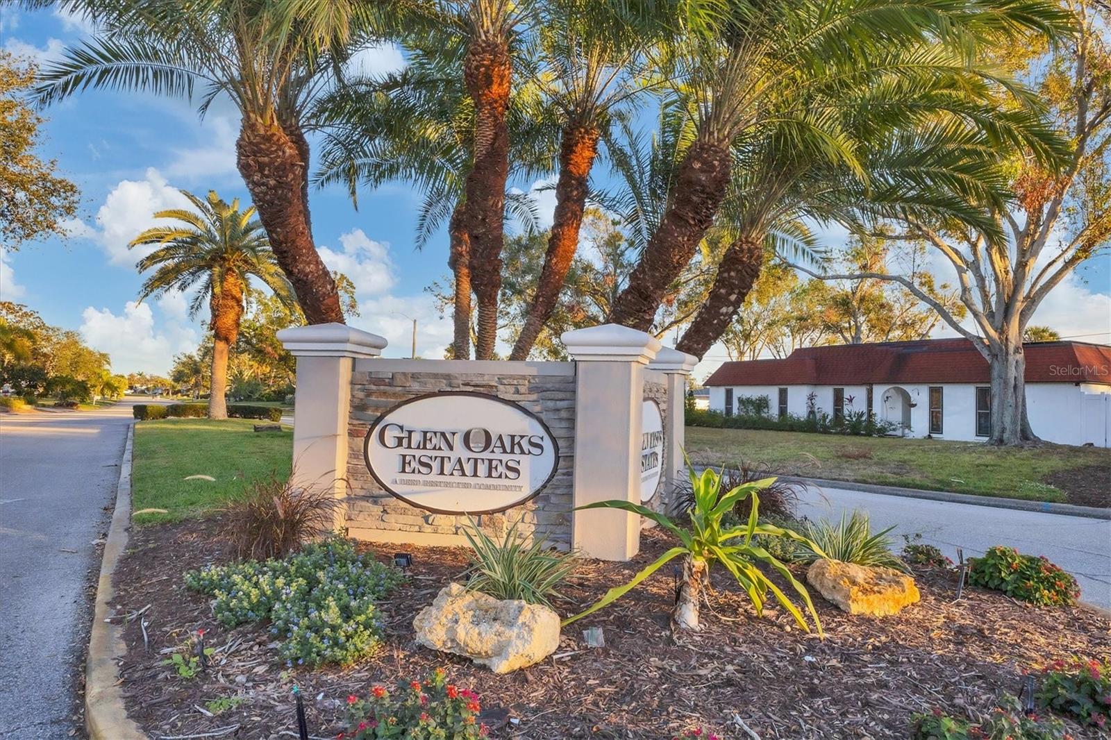 GLEN OAKS COUNTRY CLUB ESTATES - Residential