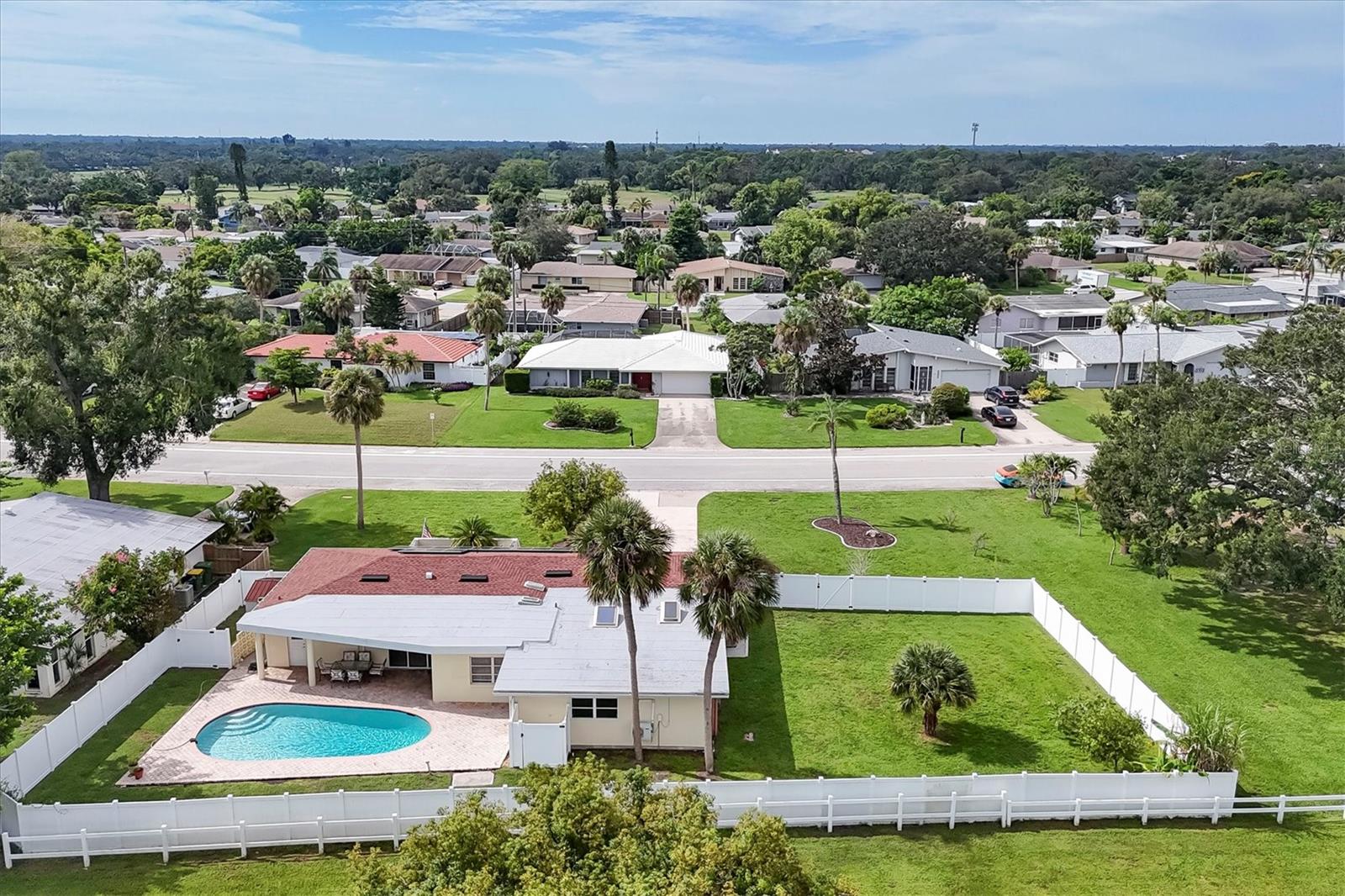 GLEN OAKS COUNTRY CLUB ESTATES - Residential