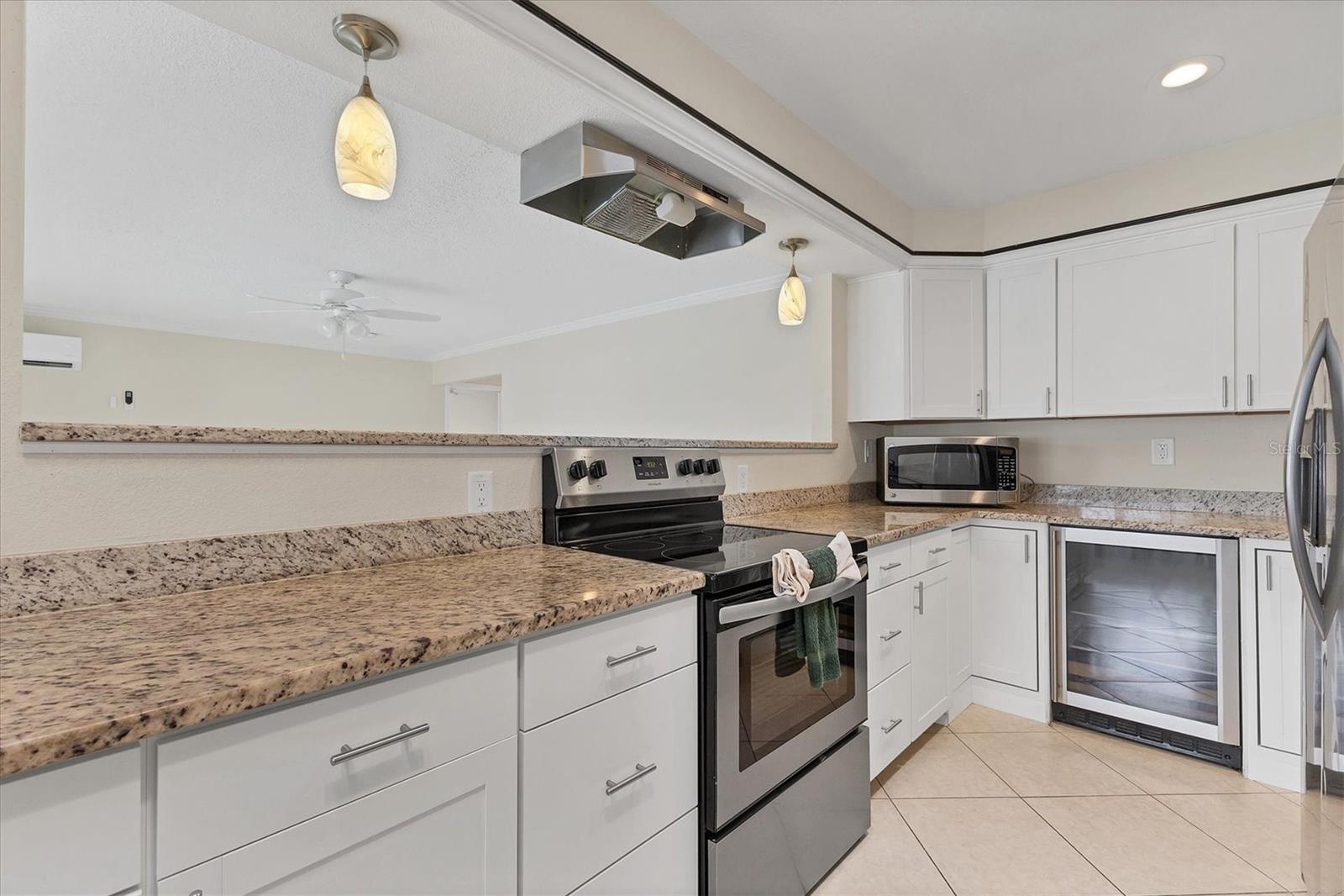 GLEN OAKS COUNTRY CLUB ESTATES - Residential