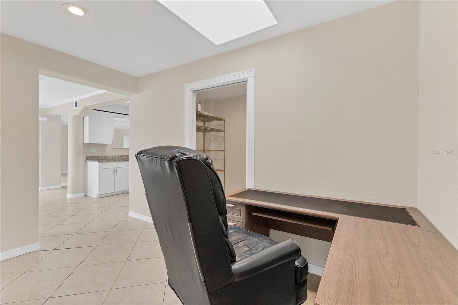 GLEN OAKS COUNTRY CLUB ESTATES - Residential