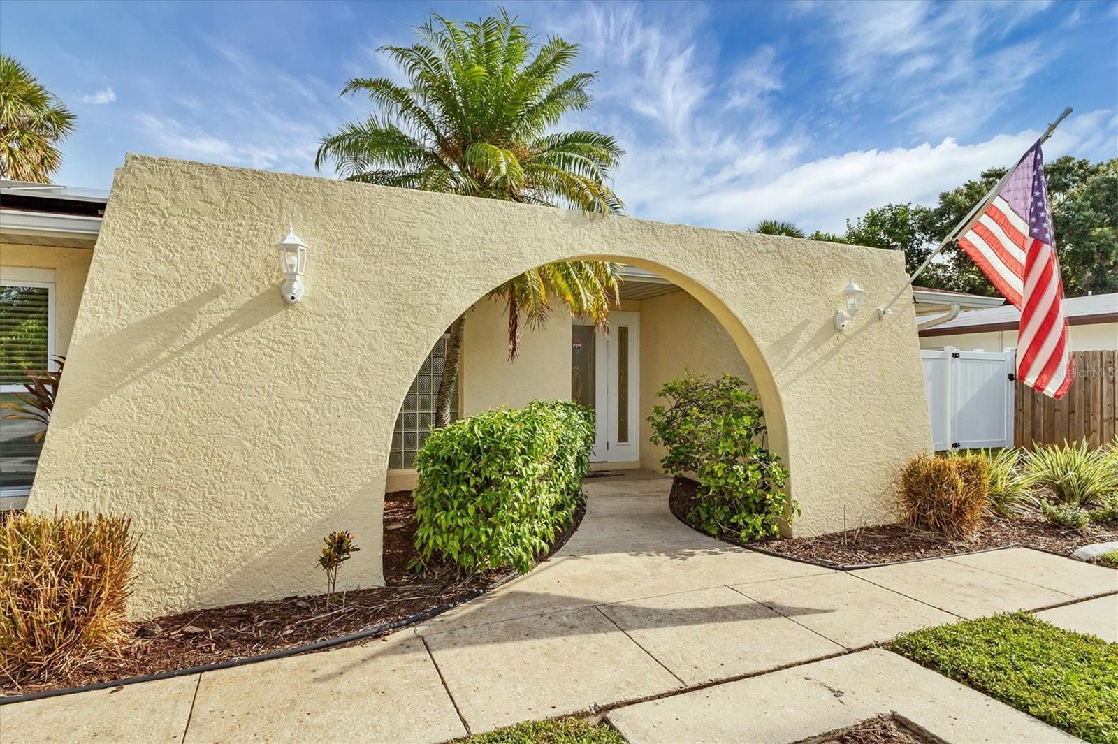 GLEN OAKS COUNTRY CLUB ESTATES - Residential