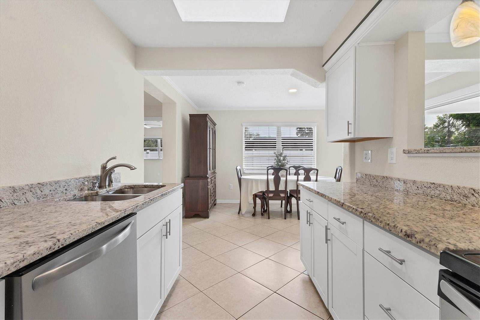 GLEN OAKS COUNTRY CLUB ESTATES - Residential