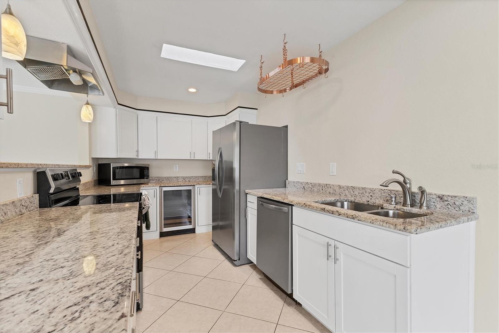 GLEN OAKS COUNTRY CLUB ESTATES - Residential