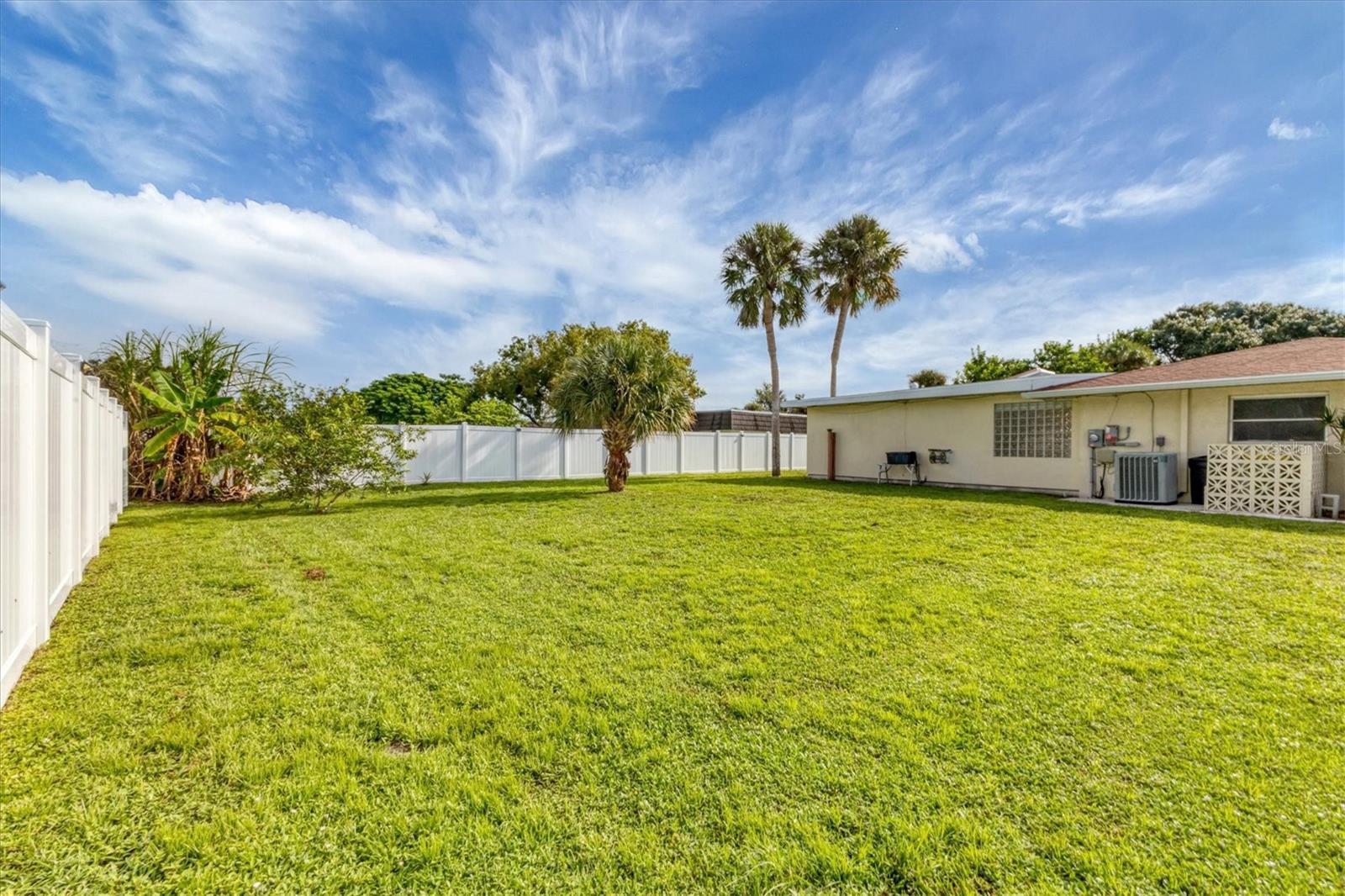 GLEN OAKS COUNTRY CLUB ESTATES - Residential