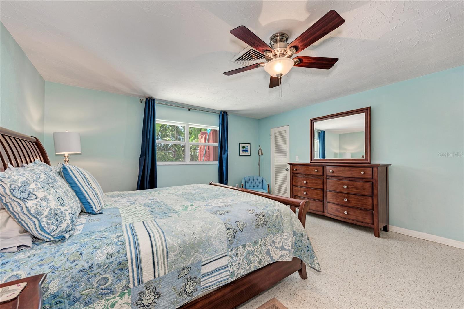 SIESTA ISLES - Residential Lease