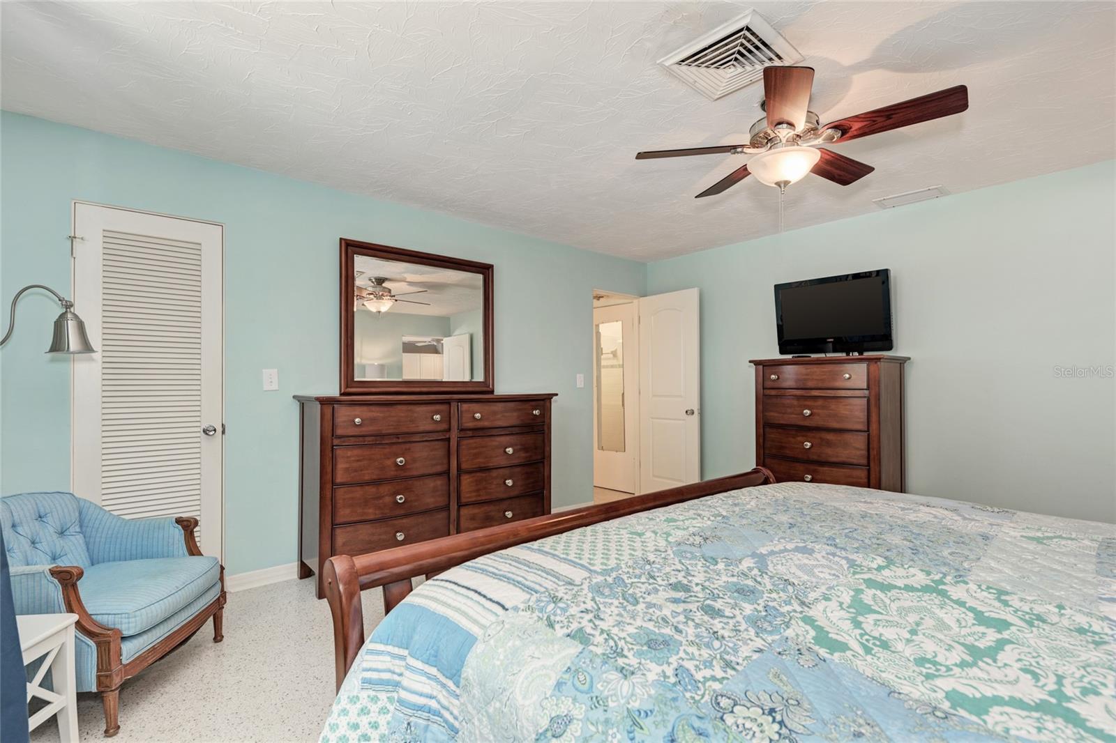 SIESTA ISLES - Residential Lease