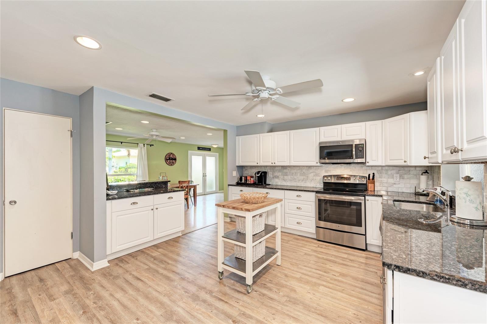 SIESTA ISLES - Residential Lease