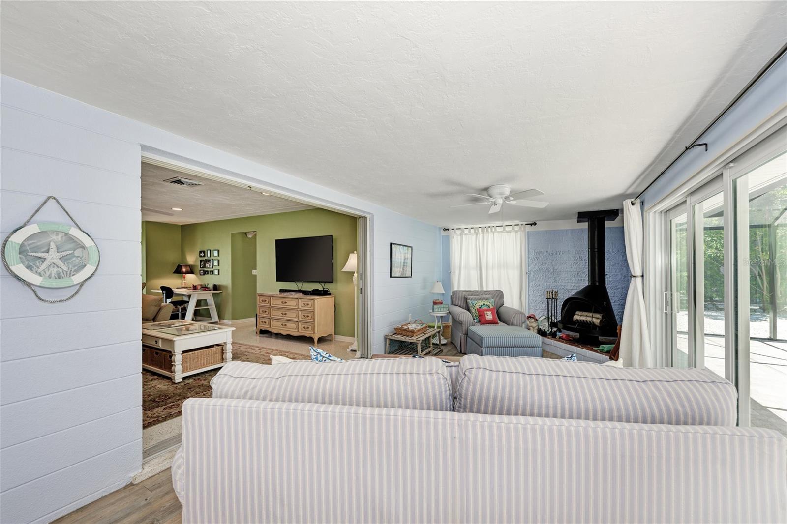 SIESTA ISLES - Residential Lease