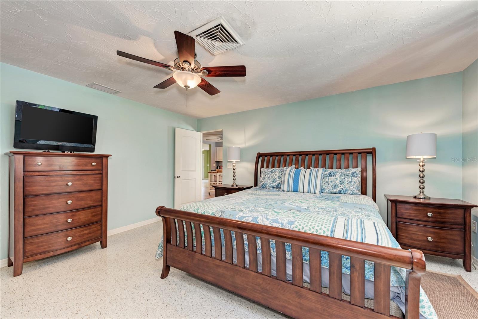 SIESTA ISLES - Residential Lease