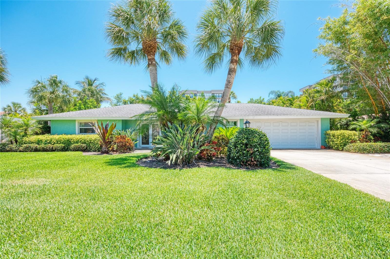 It's all about the beach and the bourbon! This 1964 Siesta Key classic beach house with terrazzo flooring has been totally updated! So you and your family or friends can enjoy the 3 bedroom and 2 bathroom singly family home. The open floor plan makes plenty of space to cook in the fully equipped kitchen and hang in the living room or the enclosed lanai overlooking the pool! Take a stroll to the beach or bike to Siesta Key Village and enjoy the restaurants and shopping! Walking's not your thing? Call one of Siesta Key's free rides!
