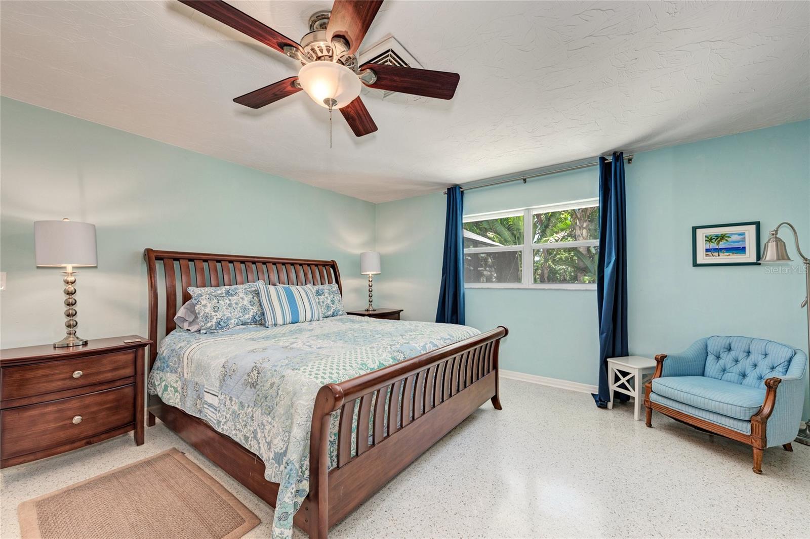 SIESTA ISLES - Residential Lease