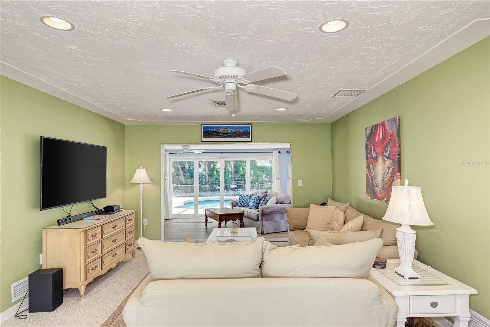 SIESTA ISLES - Residential Lease