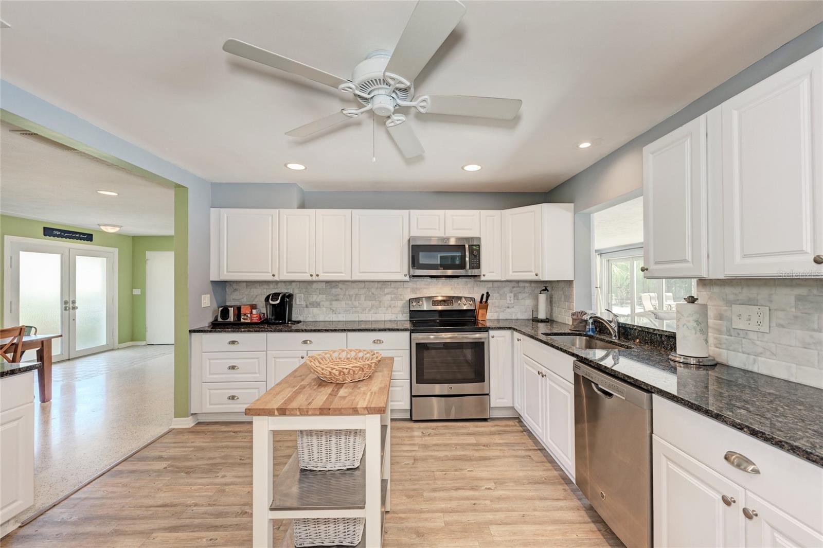 SIESTA ISLES - Residential Lease