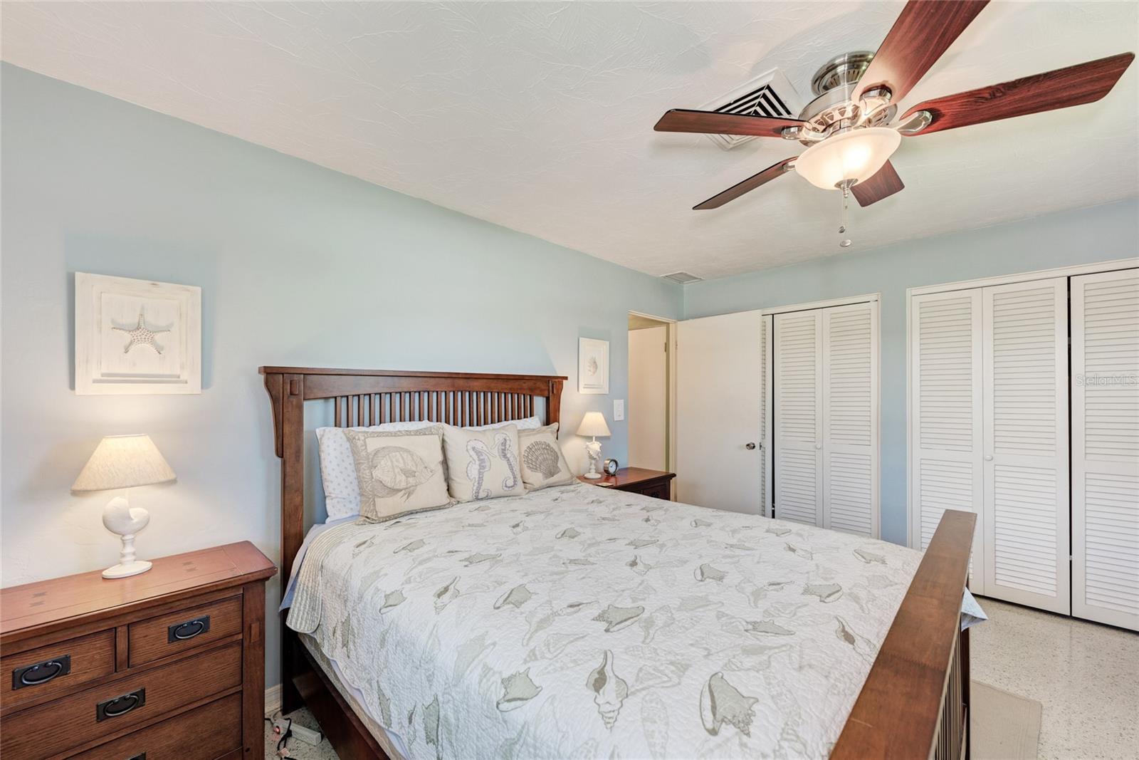 SIESTA ISLES - Residential Lease